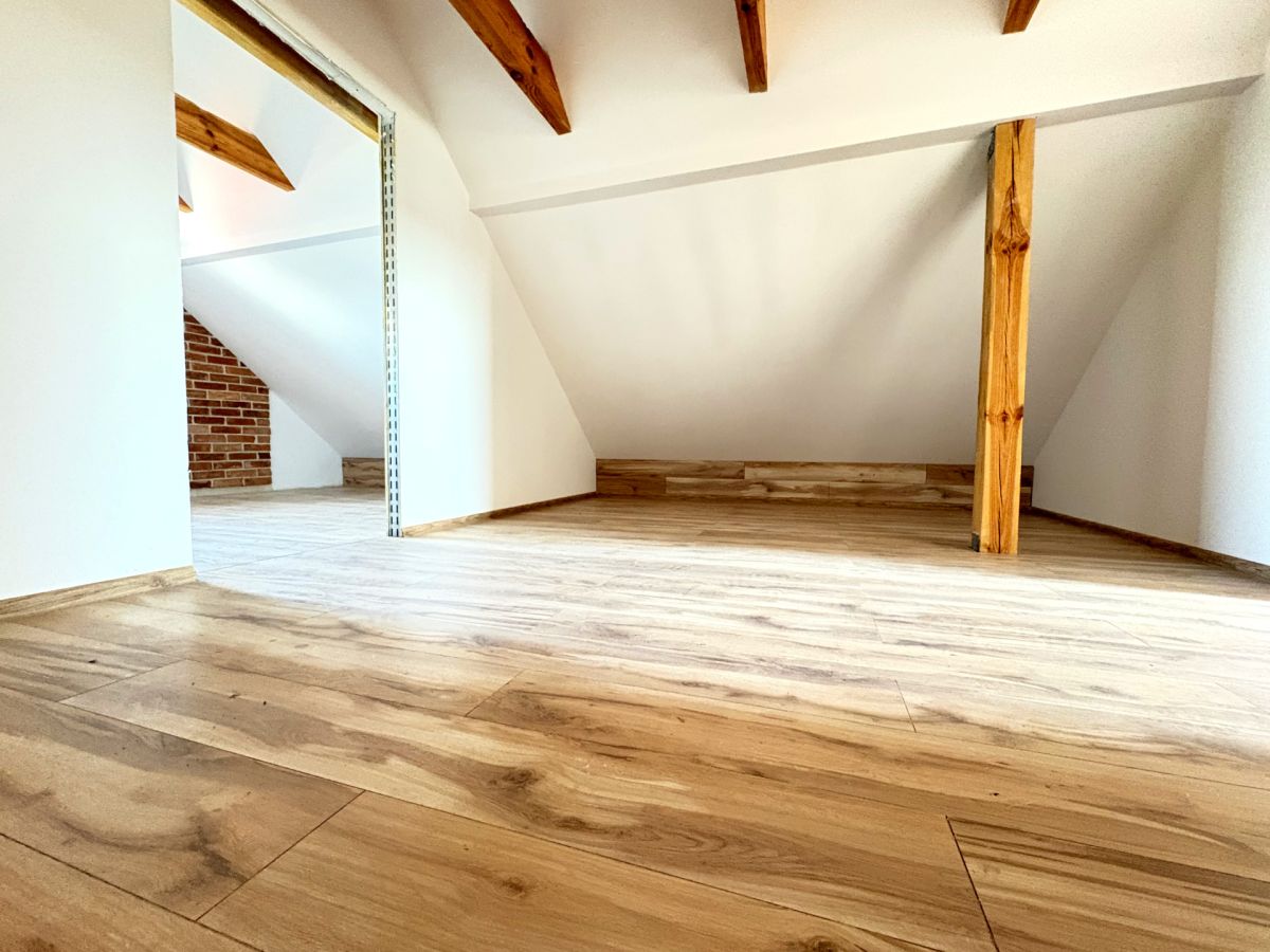 Brenno – dom 350 m² w formie pensjonatu, blisko je Brenno - zdjęcie 11