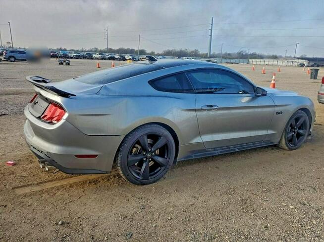 Ford Mustang / 5.0 460KM / Niski przebieg / Automat / Tarnów - zdjęcie 3