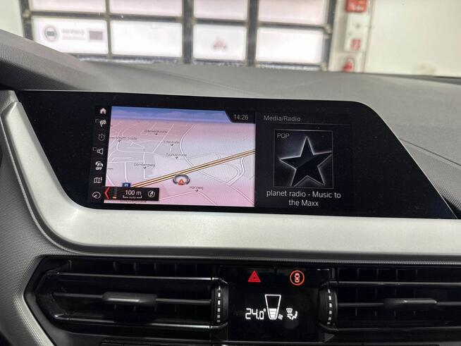BMW 118i Advantage 140km NAVI klima PDC serwis BEZWYPADEK 2020 Tychy - zdjęcie 3