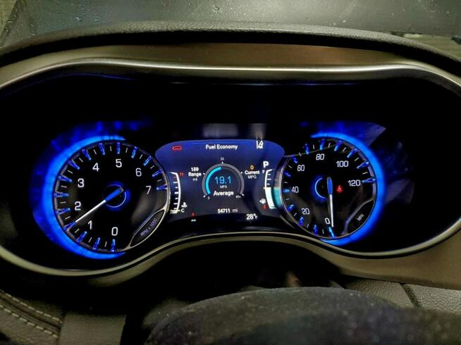Chrysler Pacifica / 3.6 291KM / Bogate wyposażenie / niski przebieg / Tarnów - zdjęcie 9