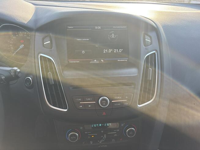 Focus 1.5 benzyna Titanium 150km NAVI kamera ASYST pdc SERWIS 2015 Tychy - zdjęcie 4