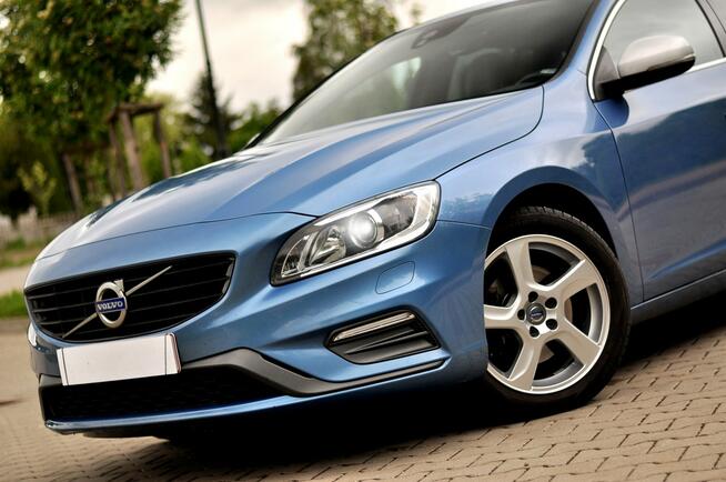Volvo V60 D3 2.0 150KM R-Desing Xenon Led Navi Alkantara Full Opcja Płock - zdjęcie 1