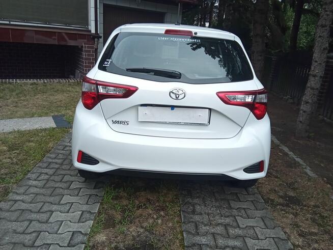 Sprzedam Toyota YARIS 5H/B 1,5_VVT-IE 6M/T Premium Fabryczna - zdjęcie 5