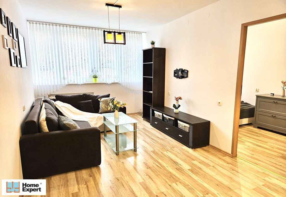 2pok, 37met, Okolice Sky Tower PARKING (Wrocław) Krzyki - zdjęcie 1