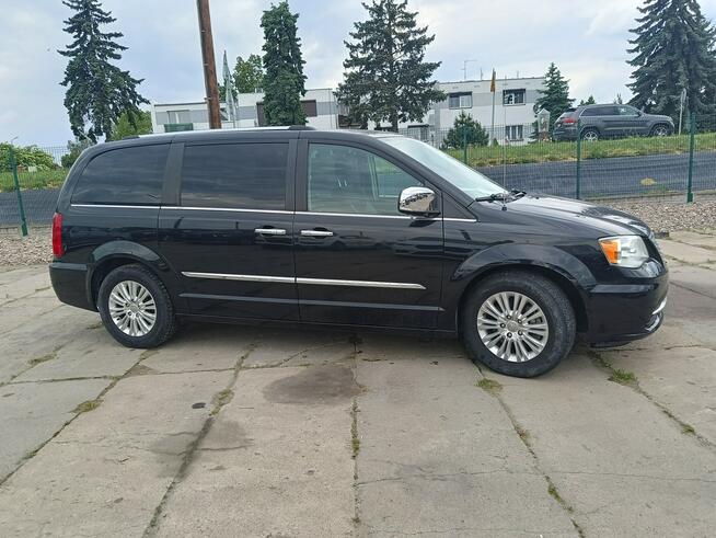 Chrysler Town &amp; Country Cross Country Limited Gizałki - zdjęcie 6