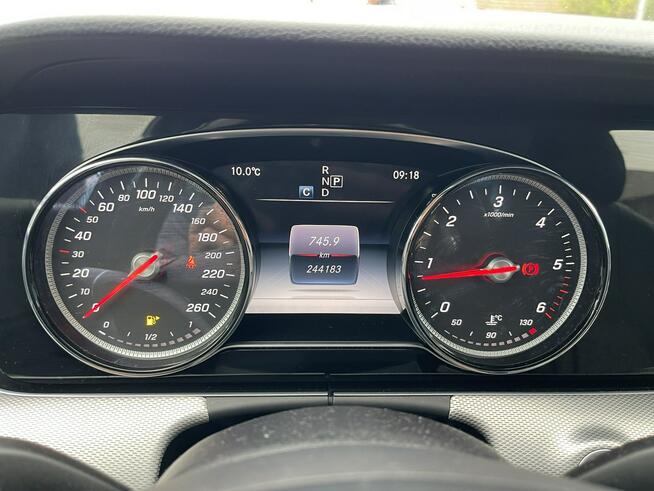Mercedes E 200 Skóra Automat Kamera Podgrzewanie Ambiente  HAK Gliwice - zdjęcie 9