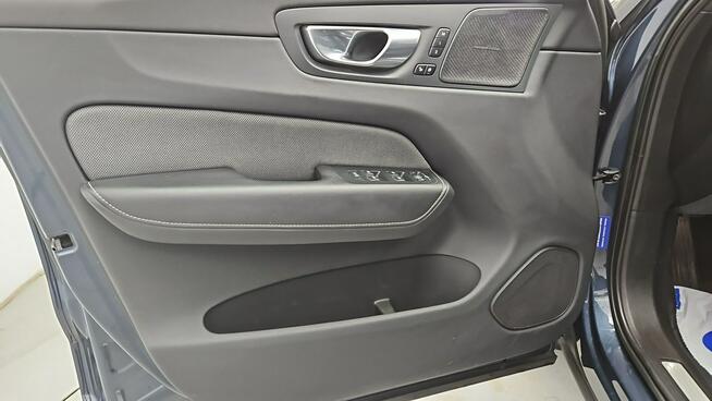 Volvo XC 60 B4 D Plus Dark aut ! Z Polskiego Salonu ! Faktura Vat ! Warszawa - zdjęcie 10