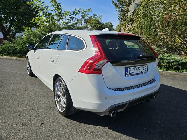 Volvo V60 2.0 5 cylindrów* R-Design* Bardzo Ładne i Zadbane Opoczno - zdjęcie 4