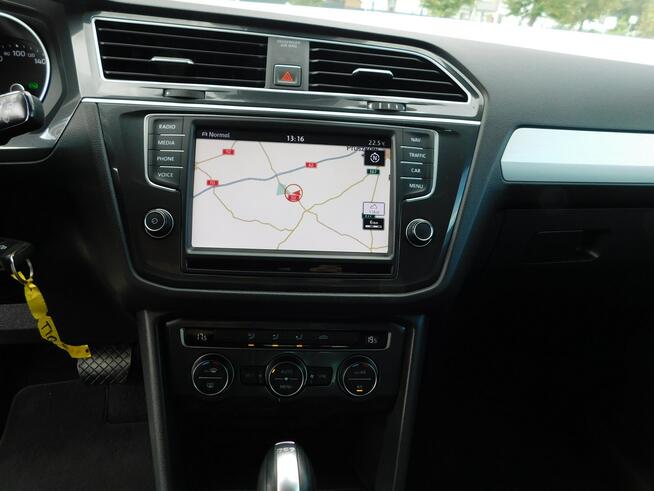 Volkswagen Tiguan 2.0TDi 4x4Motion DSG z Gwarancją Żyrardów - zdjęcie 8