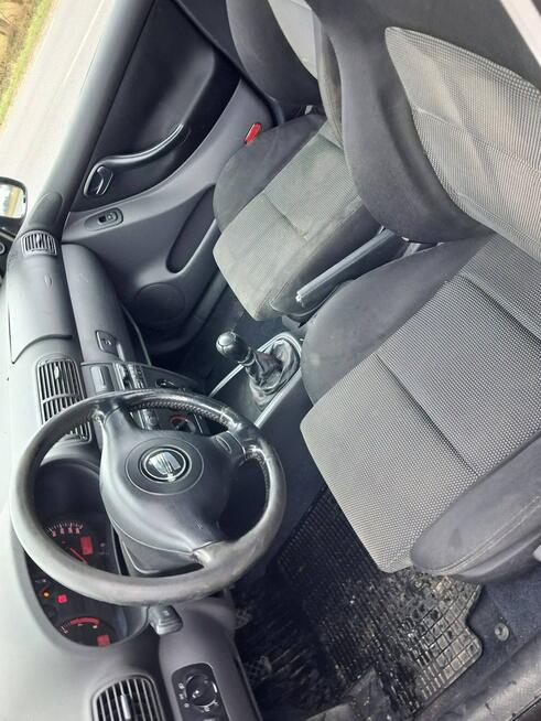 Seat Leon 1.6 czysta niezawodna benzynka czarny na alu. Fasty - zdjęcie 7