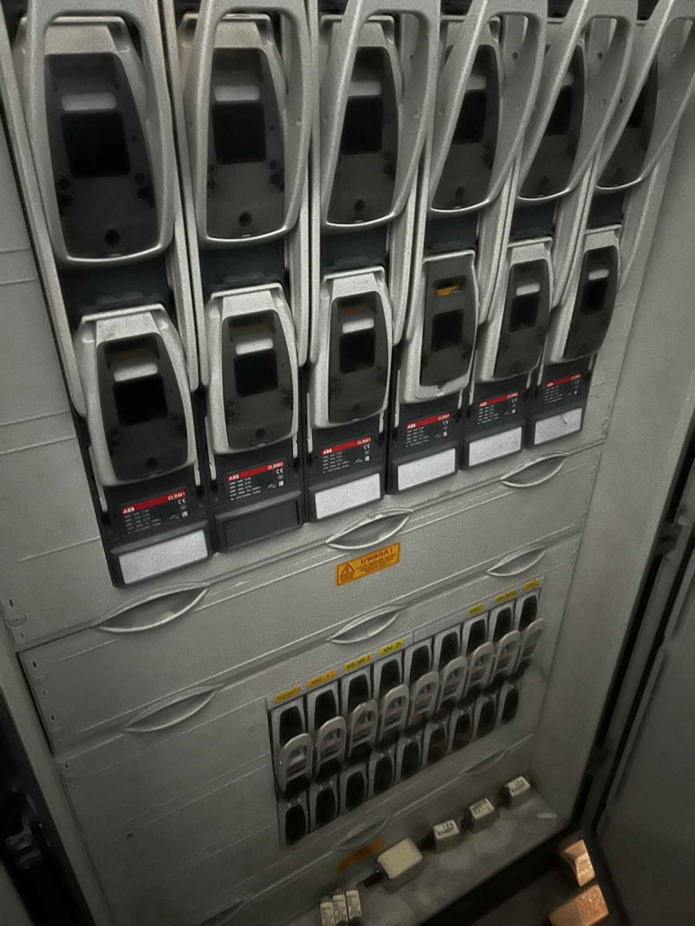 Sprzedam rozdzielnię elektryczną przemysłową Nowa Huta - zdjęcie 1