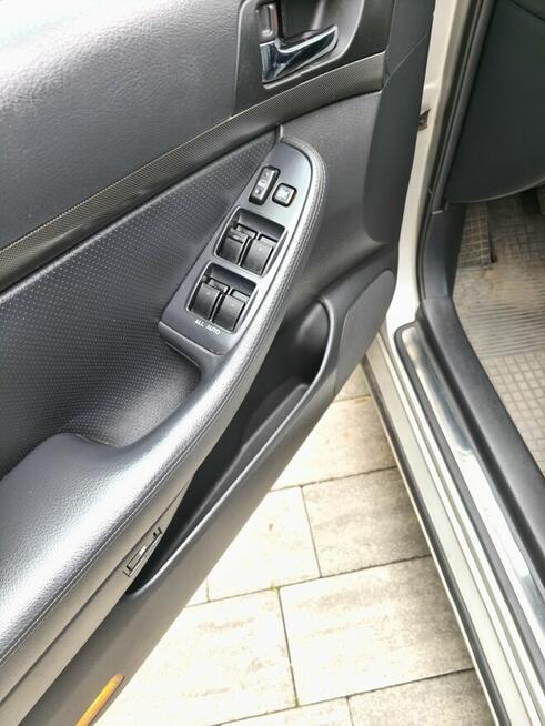 Toyota Avensis 1,8 benzyna 2006r. Bogato wyposażona Myślibórz - zdjęcie 9