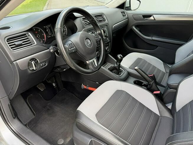 Volkswagen Jetta Climatronic PDC Navi Gwarancja Kutno - zdjęcie 10