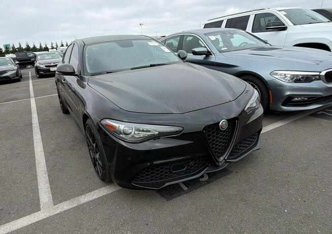 Alfa Romeo Giulia Q4 Sport 2.0 285KM 2018r. oferta w transporcie Kampinos - zdjęcie 1