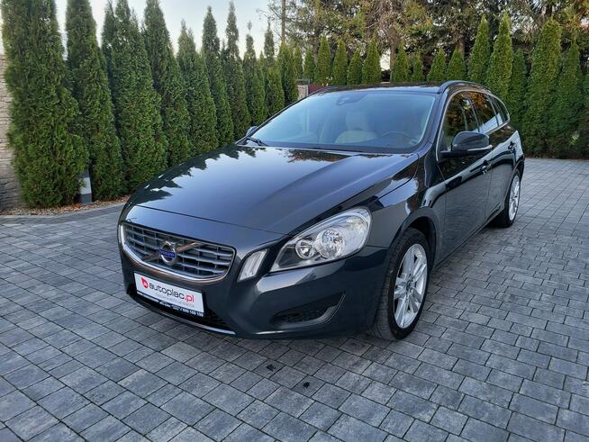 Volvo V60 ** PRZEBIEG 190 TYS KM ** Nawigacja ** Skóry ** Jatutów - zdjęcie 1