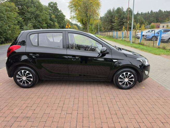 Hyundai i20 1,2 benzynka bardzo niski przebieg 101 tyś km w bdb stanie Cielcza - zdjęcie 9