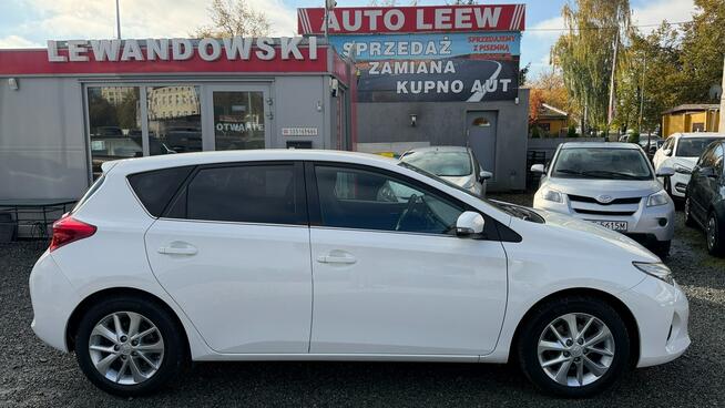 Toyota Auris Benzyna Zarejestrowany Ubezpieczony Elbląg - zdjęcie 4