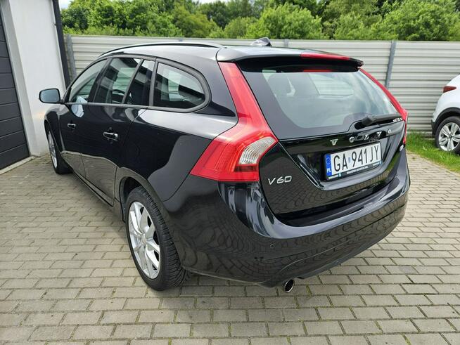 Volvo V60 D2 1.6 115KM manual BEZWYPADEK bardzo zadbany NAVI BDB stan Gdynia - zdjęcie 2