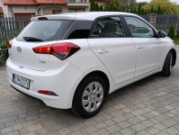 Hyundai i20 benzyna mały przebieg Konarzyce - zdjęcie 7