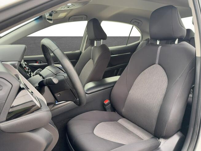 Toyota Camry 2.5 Hybrid Comfort CVT Sedan Warszawa - zdjęcie 10