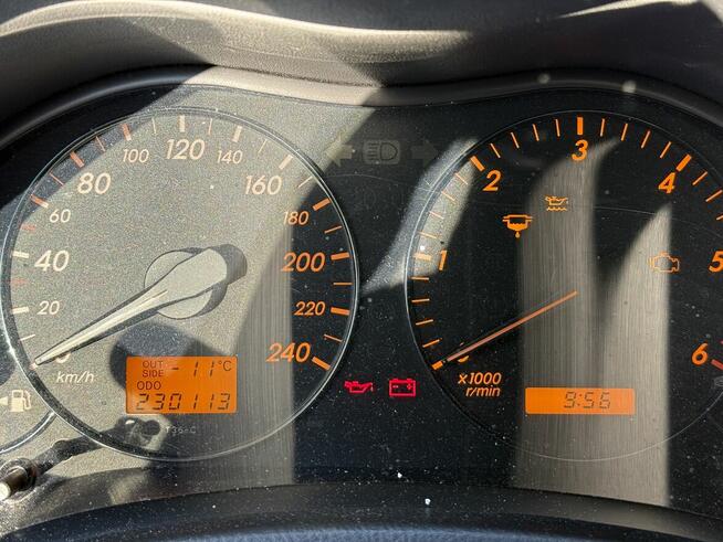 Syndyk sprzeda Toyota Avensis Łódź - zdjęcie 3