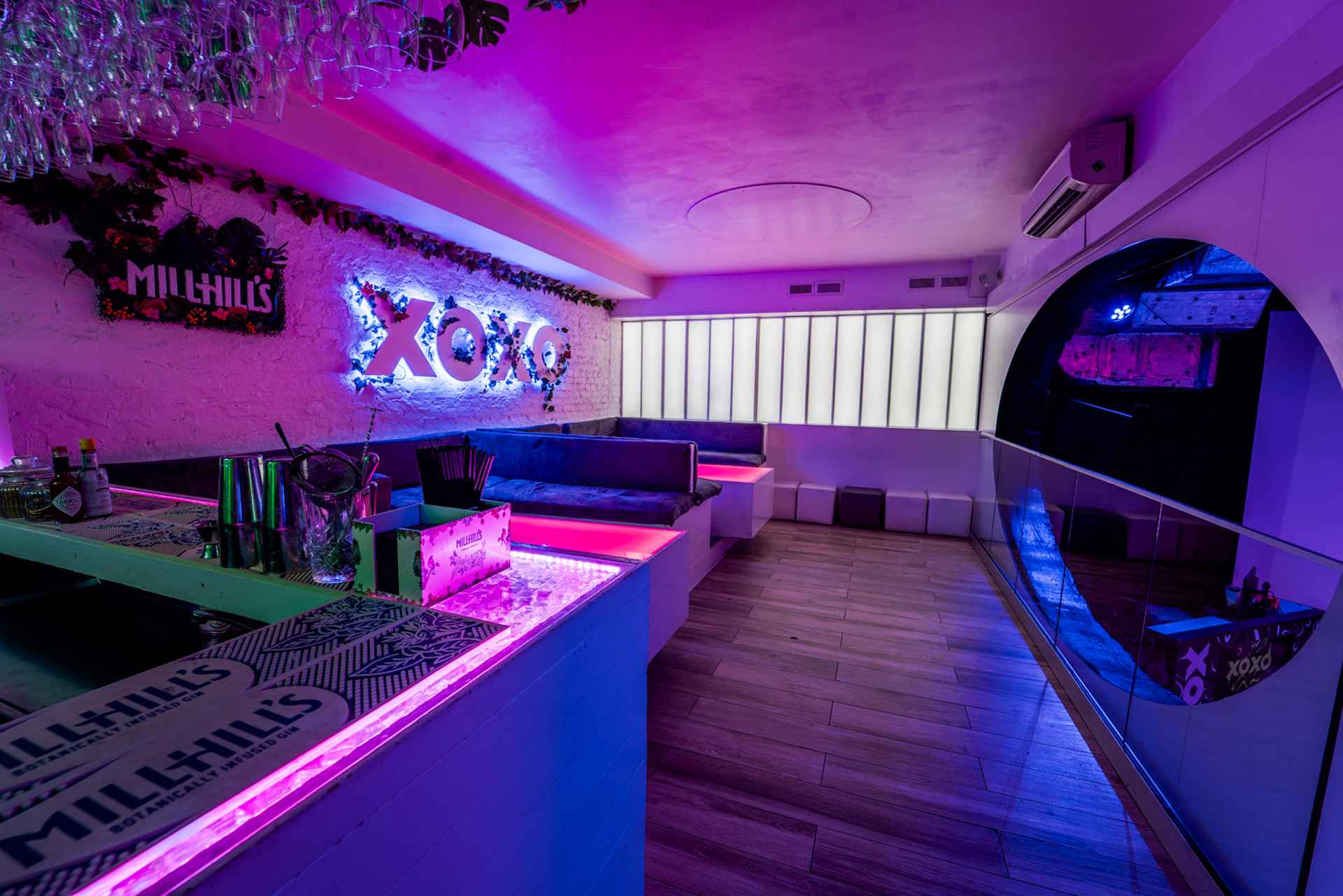 Sala na osiemnastkę - organizacja urodzin klub XOXO Party Śródmieście - zdjęcie 7