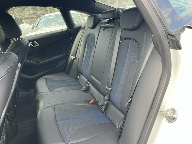 BMW 218 M Sport mHEV Skóra Kamera Podgrzewanie Virtual Gliwice - zdjęcie 11