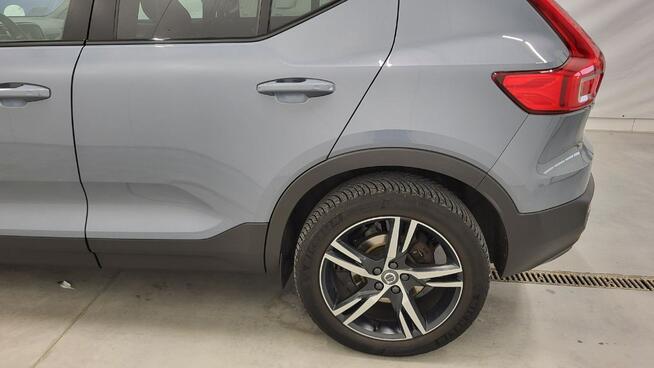 Volvo XC 40 B4 B AWD R-Design aut Grójec - zdjęcie 9