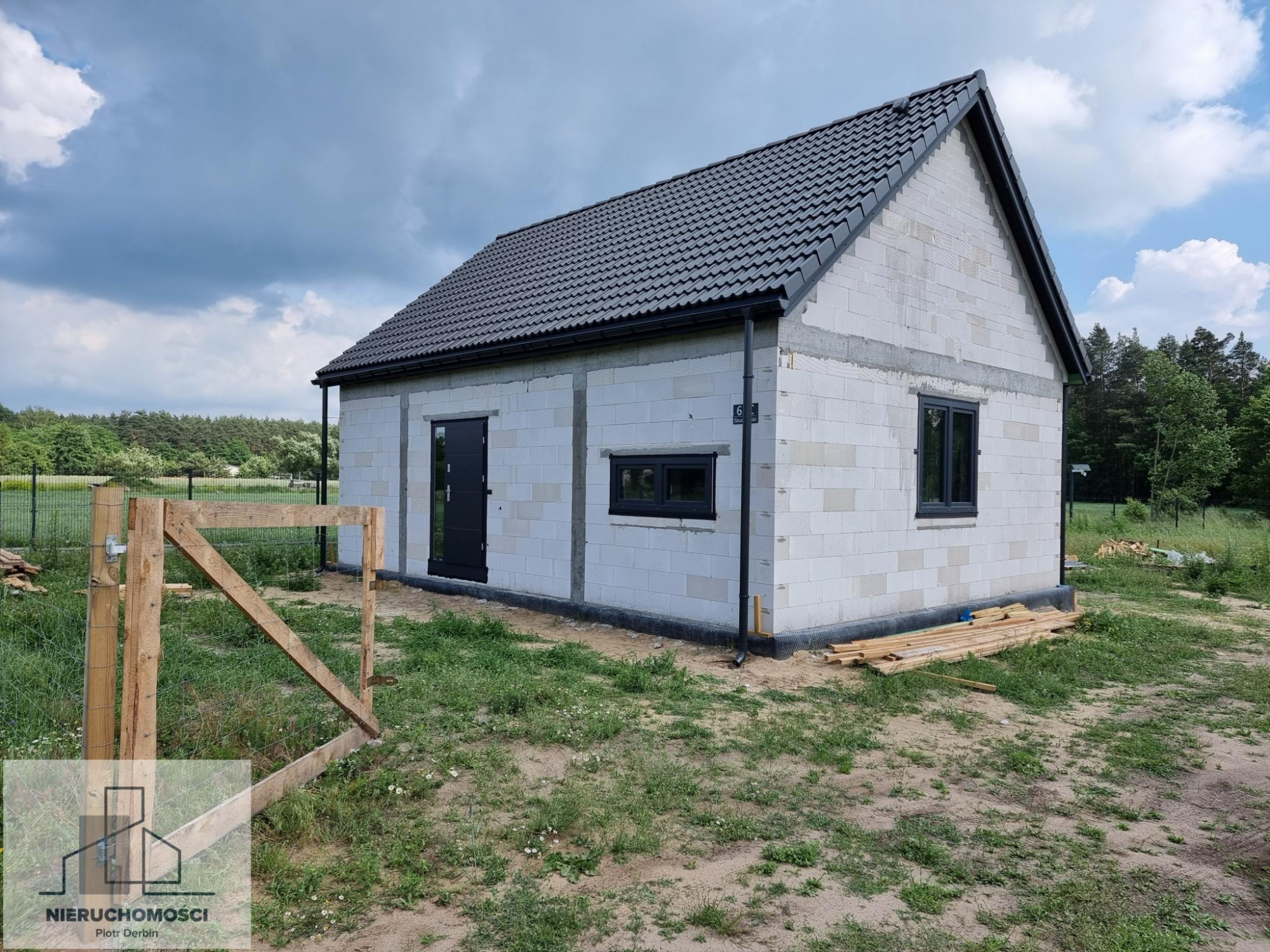 Parterowy dom z dużą działką w cenie mieszkania. 900 m do PKP Studzianki - zdjęcie 2