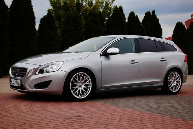 Volvo V60 2.0_163KM_Rdesign_Automat Rzekuń - zdjęcie 1