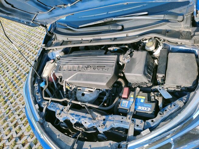 Toyota Corolla Sedan – zadbana, niski przebieg, pierw. właśc Siemianowice Śląskie - zdjęcie 3
