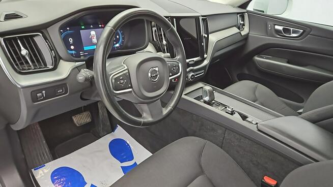 Volvo XC 60 B4 B Essential aut ! Z Polskiego Salonu ! Faktura Vat ! Warszawa - zdjęcie 9