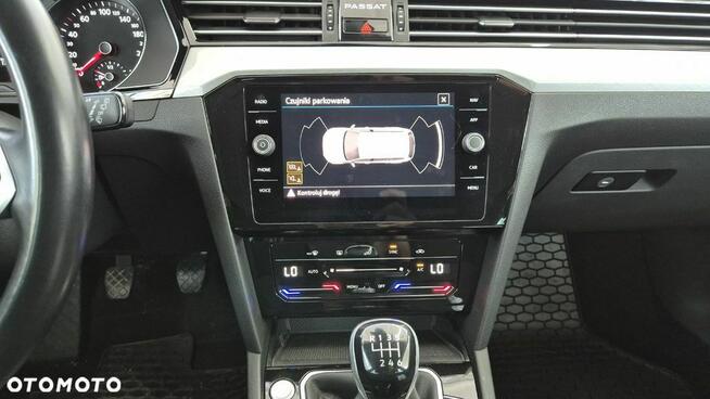 Volkswagen Passat 2.0 TDI EVO Business Płock - zdjęcie 11