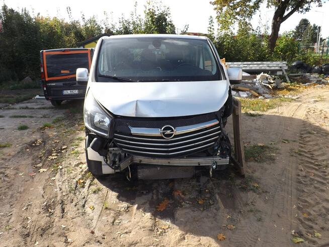 Opel Vivaro Long 9-miejsc.USZKODZONY Słupsk - zdjęcie 2