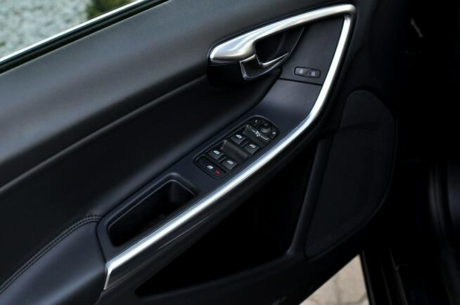 Volvo V60 LiFT 2,0D 5-Cilindrów Ledy Digital Skóra Navi Full Opcja Płock - zdjęcie 5
