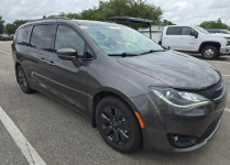 Chrysler Pacifica LIMITED / 35th Anniversary / niski przebieg