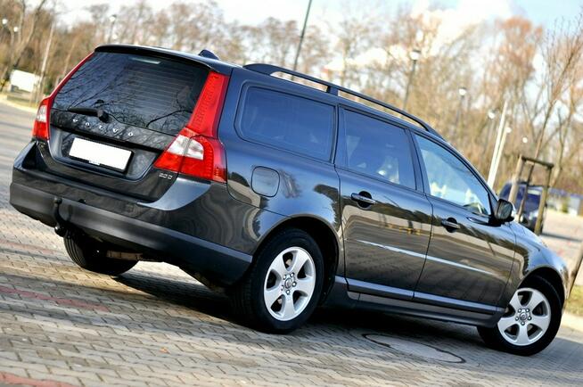 Volvo V70 FULL_OPCJA_2.0_D3_136Km_Skóra_Kolor_Navi_City_ Płock - zdjęcie 5