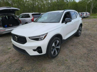 Volvo XC 40 Dark Theme / AWD / niski przebieg