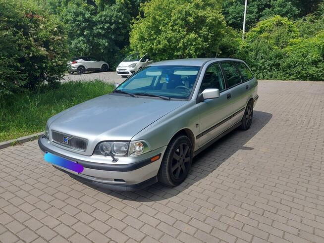 Sprzedam zadbane Volvo v40 1.8 benzyna Nysa - zdjęcie 1