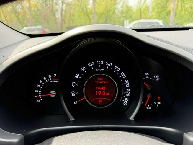 Kia Sportage 2.0 164kM XL! Grzane fotele ! Kamera ! Pęcice - zdjęcie 9