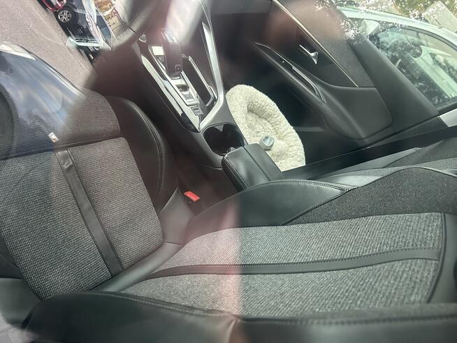 Peugeot 3008 2018 r 1,5 d automat Nekla - zdjęcie 4