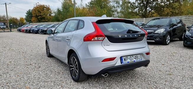 Volvo V40 D2 Momentum Płock - zdjęcie 8