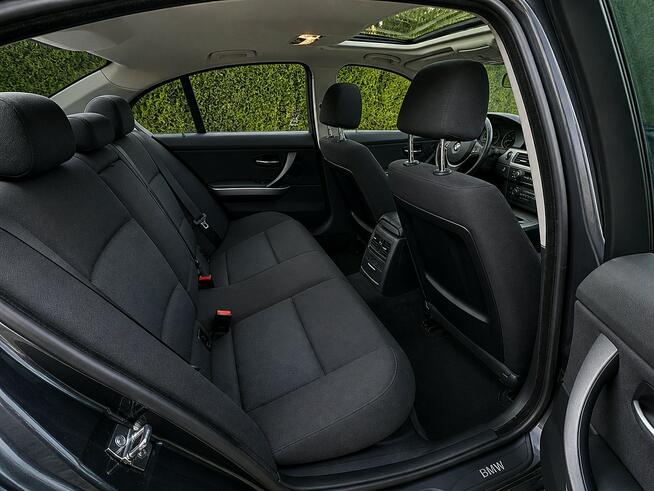 BMW 320i e90 150KM Sedan Czarny Mat 2xPDC IDrive Opłacona #Zamiana# Wrocław - zdjęcie 9