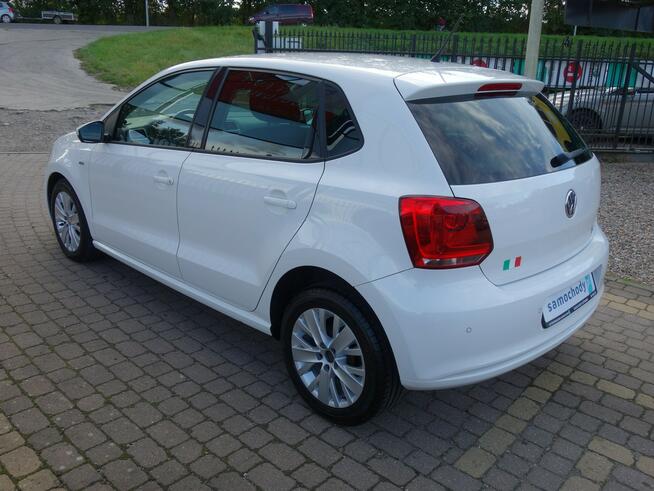 Volkswagen Polo 2013 1.2 benzyna 70km BEZWYPADKOWY Navi grzane fotele Słupsk - zdjęcie 6