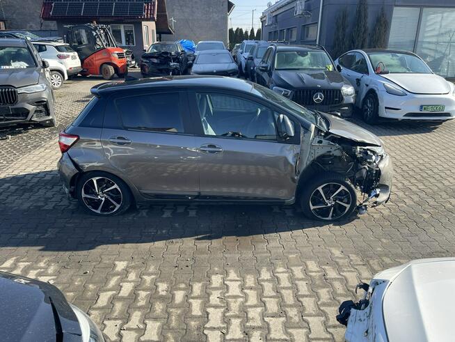 Toyota Yaris Selection Automat Hybryda Klimatronik Kamera Gliwice - zdjęcie 4