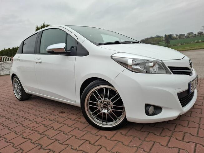 Toyota Yaris 1.33 VVT-i 99KM_Serwis_Super Stan Pawłów - zdjęcie 2