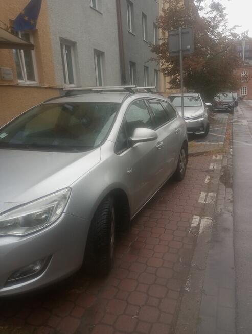 Sprzedam Opla Astrę j17 diesel Warszawa - zdjęcie 4