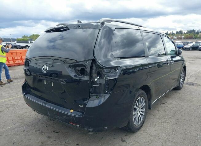 Toyota Sienna XLE Premium 8 os. Sękocin Nowy - zdjęcie 4