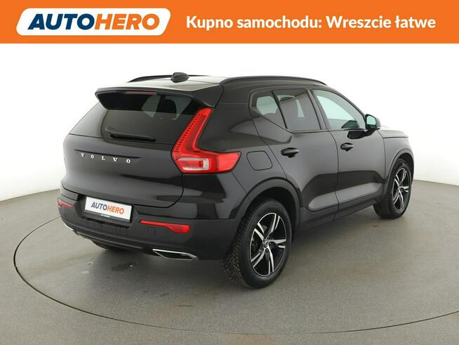 Volvo XC 40 R-Design, Automat, Panorama, Kamera, Navi, Podg.fotele Warszawa - zdjęcie 7