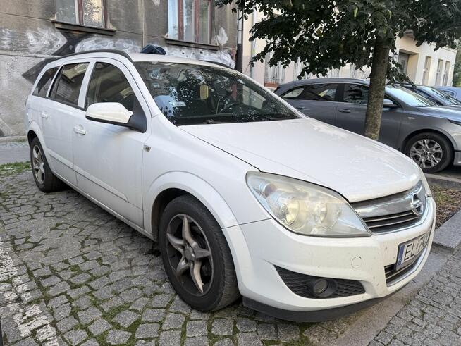 syndyk sprzeda Opla Astra Łódź - zdjęcie 1